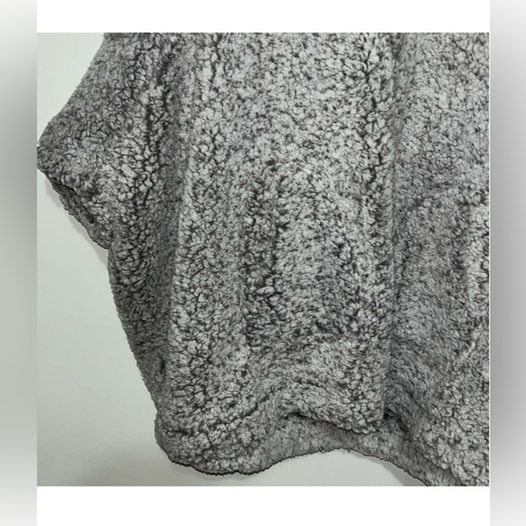 C&C California Sherpa gray with zipper poncho/cardigan S - Picture 8 of 10